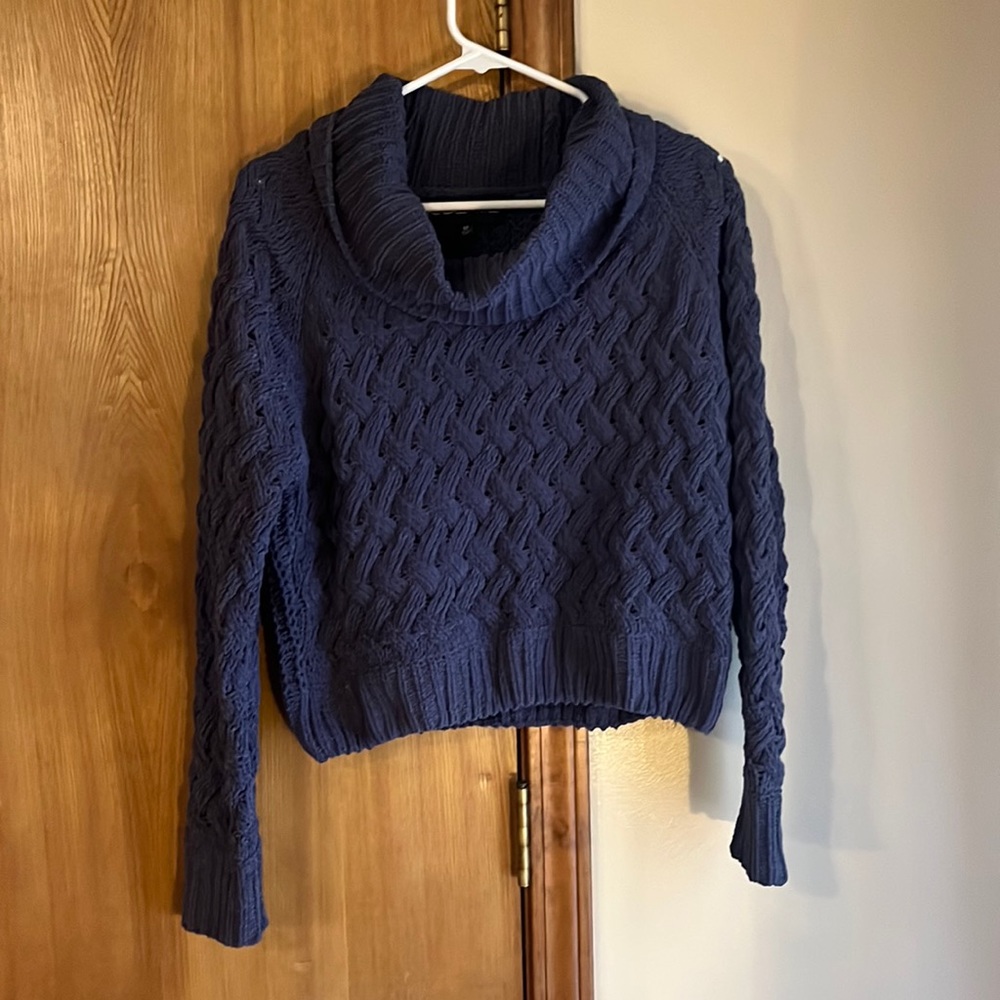 Kendall & Kylie Knitted Cropped Sweater